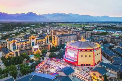 重磅|寧夏演藝集團(tuán)與漫葡小鎮(zhèn)戰(zhàn)略簽約，開啟《賀蘭山盛典》發(fā)展新篇章——舞臺(tái)藝術(shù)造型策劃再升級(jí)